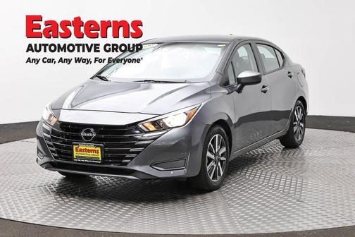 Gun Metallic 2023 Nissan Versa 1.6 SV