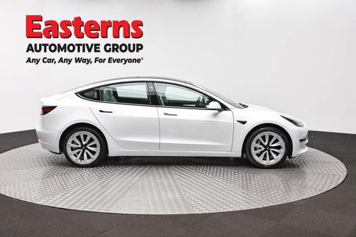 Pearl White Multi-Coat 2023 Tesla Model 3 Standard Range