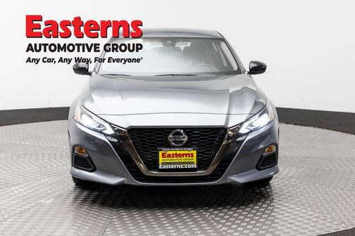 Gun Metallic 2022 Nissan Altima SR FWD