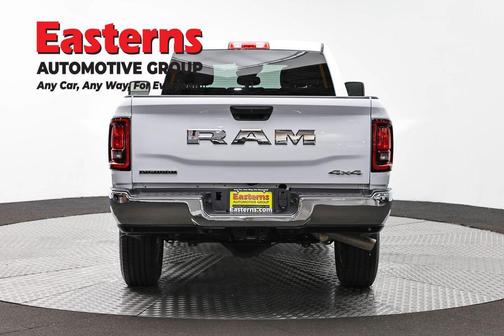 Bright White Clearcoat 2026 RAM 2500 Big Horn Crew Cab 4x4 6'4' Box