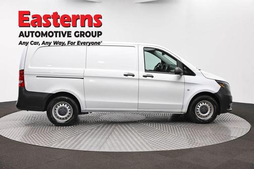 Arctic White 2022 Mercedes-Benz Metris Base