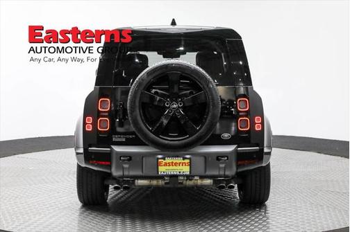 2023 Land Rover Defender 110 V8