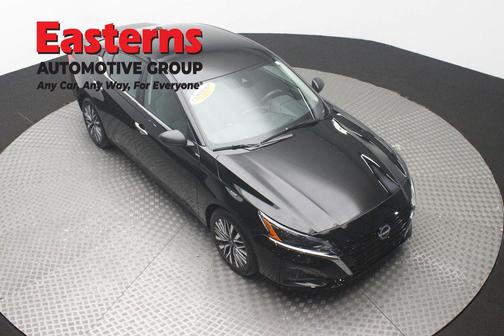 Super Black Clearcoat 2025 Nissan Altima 2.5 SV