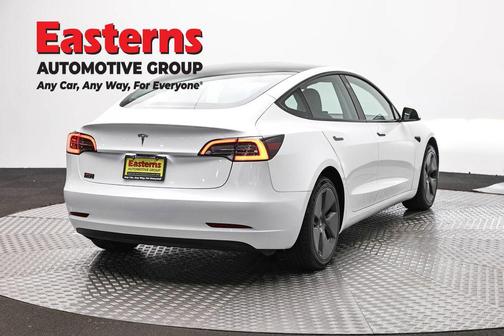 Pearl White Multi-Coat 2023 Tesla Model 3 Standard Range