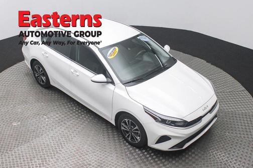 Snow White Pearl 2024 Kia Forte LXS