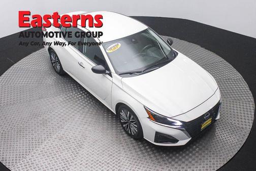 Glacier White 2025 Nissan Altima 2.5 SV
