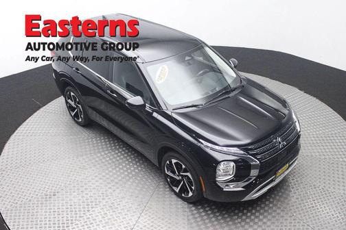 Black 2024 Mitsubishi Outlander SE S-AWC