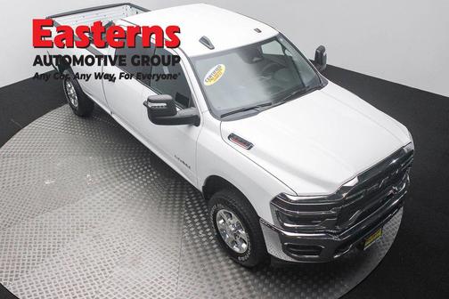 Bright White Clearcoat 2025 RAM 3500 Lone Star Crew Cab 4x4 8' Box