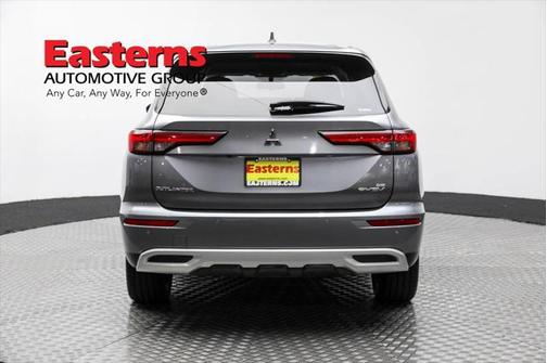 2023 Mitsubishi Outlander PHEV SE S-AWC