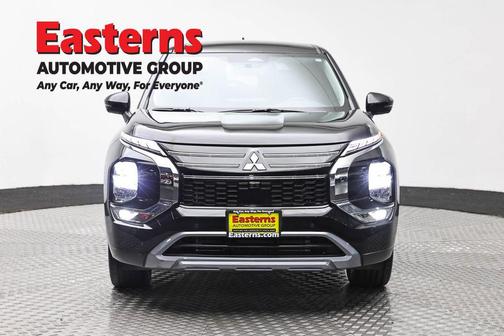 Black 2025 Mitsubishi Outlander SE S-AWC