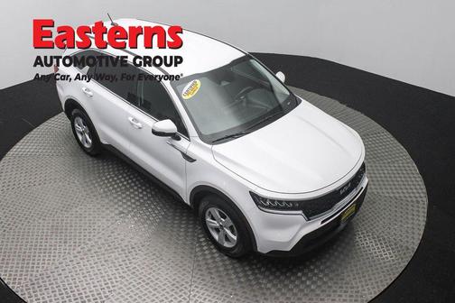 Glacial White Pearl 2022 Kia Sorento LX