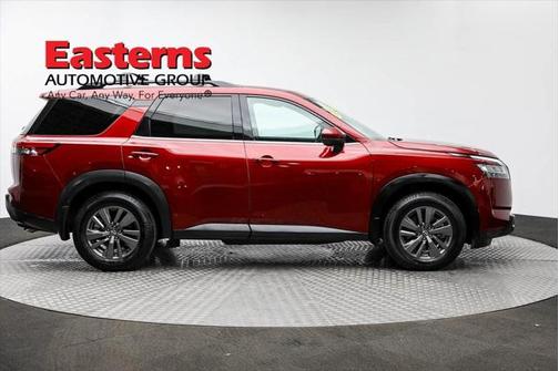 2022 Nissan Pathfinder SV 4WD