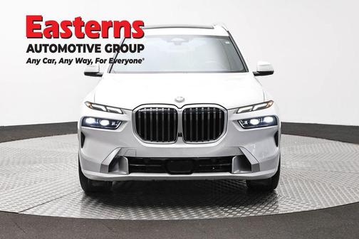Mineral White Metallic 2023 BMW X7 xDrive40i