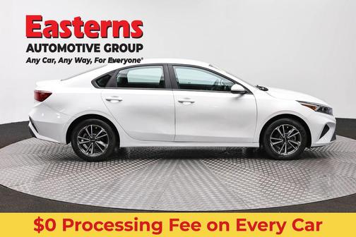 Snow White Pearl 2023 Kia Forte LXS