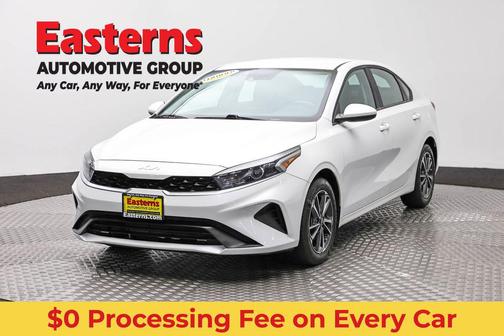 Snow White Pearl 2023 Kia Forte LXS