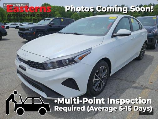 Snow White Pearl 2023 Kia Forte LXS