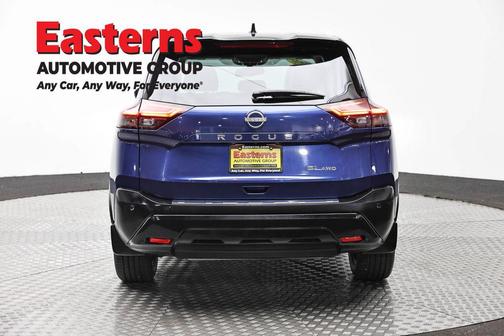 Caspian Blue Metallic/Super Black 2023 Nissan Rogue SL