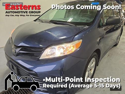 Pearl 2019 Toyota Sienna SE
