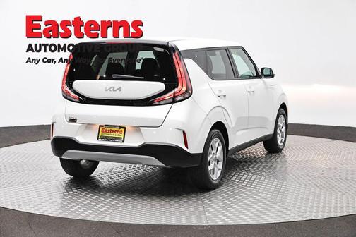 Snow White Pearl 2025 Kia Soul LX