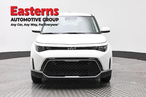 Snow White Pearl 2025 Kia Soul LX