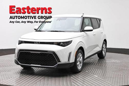 Snow White Pearl 2025 Kia Soul LX
