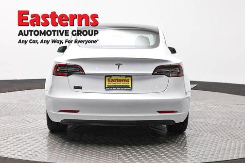 Pearl White Multi-Coat 2023 Tesla Model 3 Standard Range