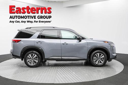 2024 Nissan Pathfinder SL 4WD