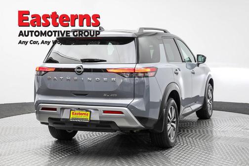 2024 Nissan Pathfinder SL 4WD