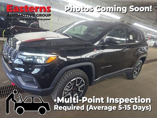 Diamond Black Crystal Pearlcoat 2025 Jeep Compass Trailhawk