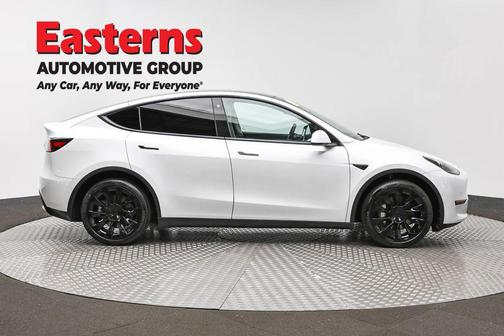 Pearl White Multi-Coat 2022 Tesla Model Y Long Range Dual Motor All-Wheel Drive