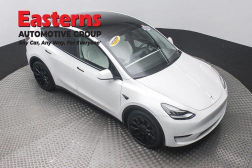 Pearl White Multi-Coat 2022 Tesla Model Y Long Range Dual Motor All-Wheel Drive