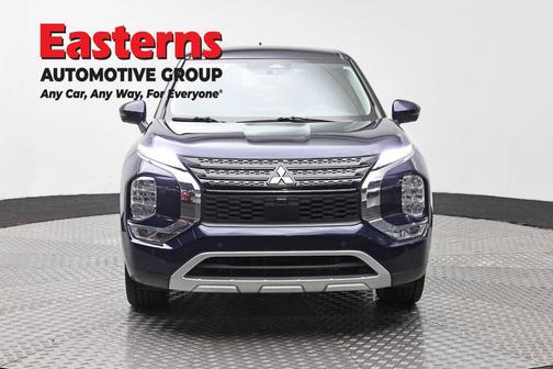 Cosmic Blue Metallic 2024 Mitsubishi Outlander SE