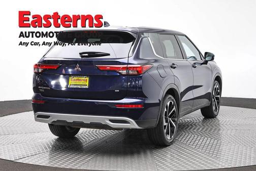 Cosmic Blue Metallic 2024 Mitsubishi Outlander SE