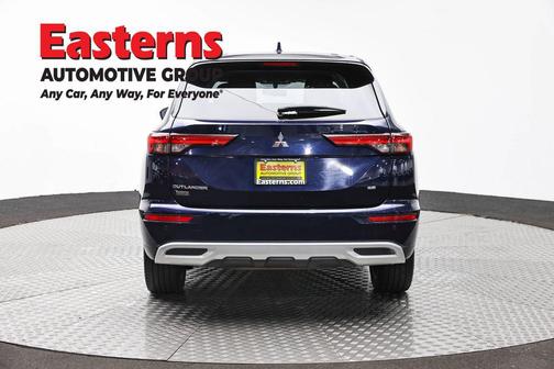 Cosmic Blue Metallic 2024 Mitsubishi Outlander SE