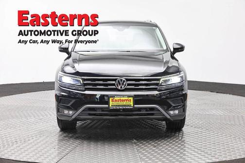 Deep Black Pearl 2019 Volkswagen Tiguan 4Motion