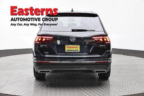 Deep Black Pearl 2019 Volkswagen Tiguan 4Motion
