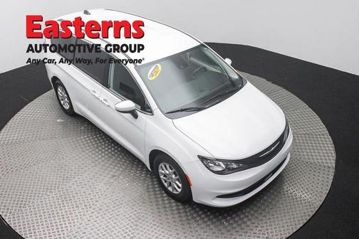 Bright White Clearcoat 2023 Chrysler Voyager LX
