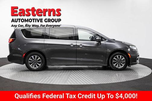2022 Chrysler Pacifica Hybrid Touring L