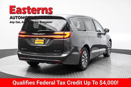 2022 Chrysler Pacifica Hybrid Touring L