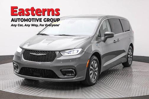 2022 Chrysler Pacifica Hybrid Touring L