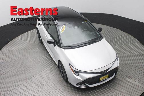 Wind Chill Pearl/Midnight Black Metallic 2024 Toyota Corolla XSE