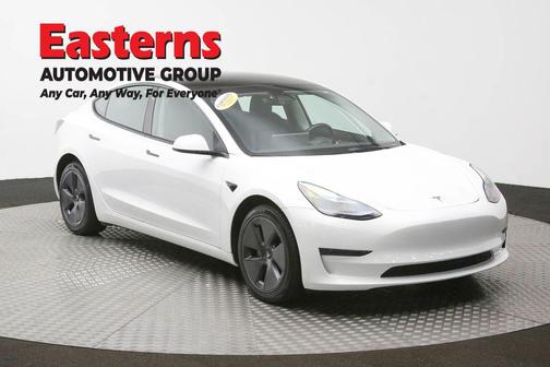 Pearl White Multi-Coat 2023 Tesla Model 3 Standard Range