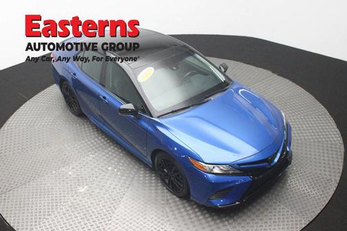 Blue Streak/Midnight Black Metallic 2018 Toyota Camry XSE