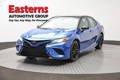 Blue Streak/Midnight Black Metallic 2018 Toyota Camry XSE
