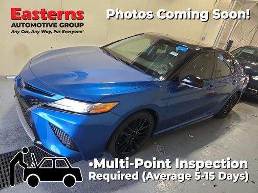 Blue Streak/Midnight Black Metallic 2018 Toyota Camry XSE