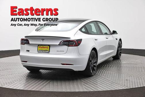 Pearl White Multi-Coat 2022 Tesla Model 3 Performance