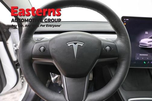 Pearl White Multi-Coat 2022 Tesla Model 3 Performance