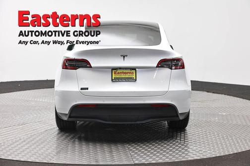 Pearl White Multi-Coat 2022 Tesla Model Y Long Range Dual Motor All-Wheel Drive