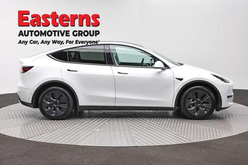 Pearl White Multi-Coat 2022 Tesla Model Y Long Range Dual Motor All-Wheel Drive