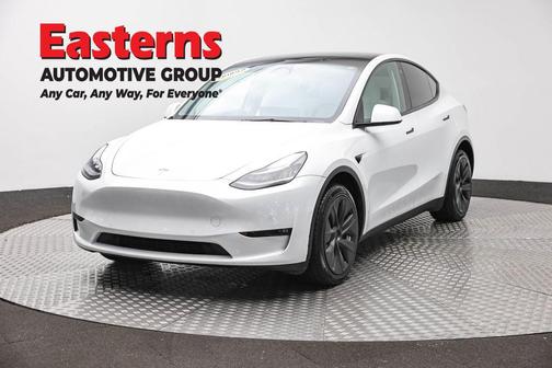Pearl White Multi-Coat 2022 Tesla Model Y Long Range Dual Motor All-Wheel Drive